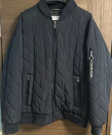CALVIN KLEIN 네이비 퀼팅 자켓