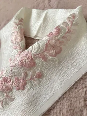 미사용 부클레 직조 자수 장식용 깃