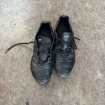 PUMA KING 블랙 축구화