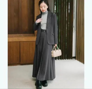 [ 미사용 새상품 ] ur's yuki 콜라보 벨트 부착 플리츠 스커트