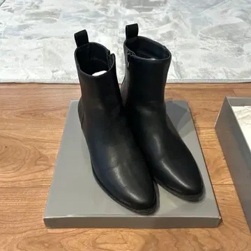 새상품급 나노 유니버스 미들 부츠 37 24cm