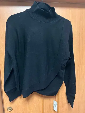 블랙 하이넥 스웨터 새상품 grandtable