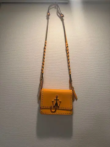 JWAnderson 스터드 장식 미니 백