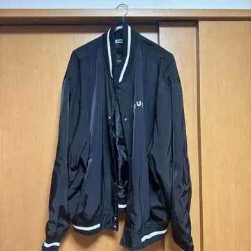 PUNYUS 바시티 자켓