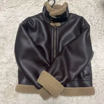 다크 브라운 무스탕 코트