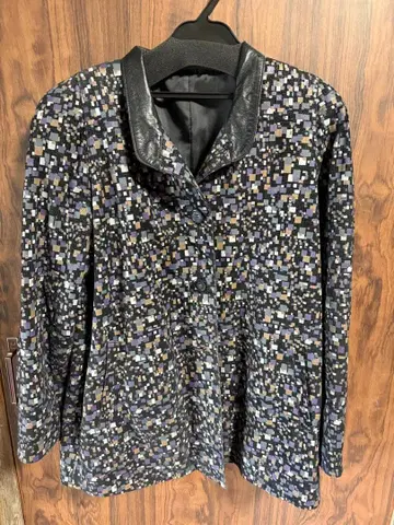 모자이크 패턴 자켓 가죽 카라 부착