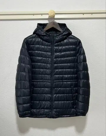 새상품급 유니클로 울트라 라이트 다운 자켓 블랙 L