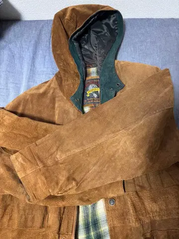 브라운 스웨이드 후드 부착 자켓