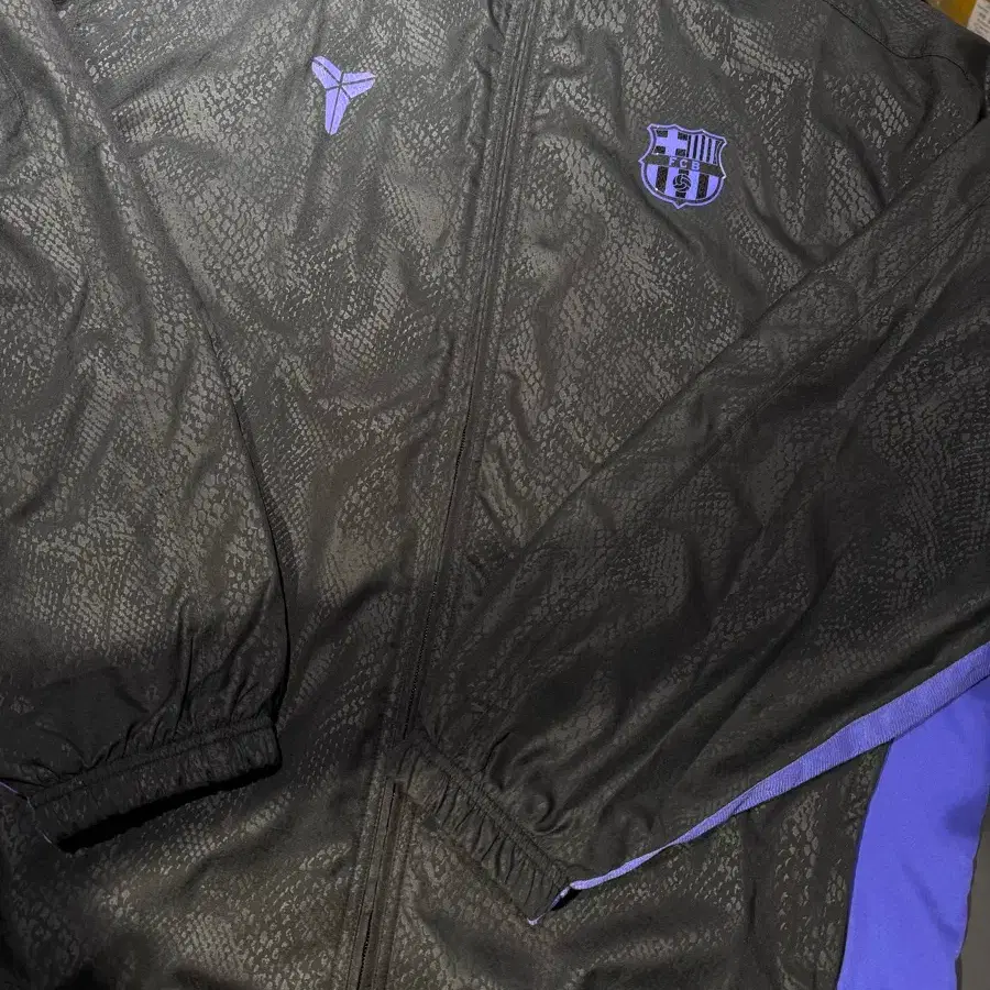 ショップ FCバルセロナ コービー アウェー グラフィック トラック