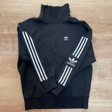 [ adidas ] 블랙 하프 지퍼 저지