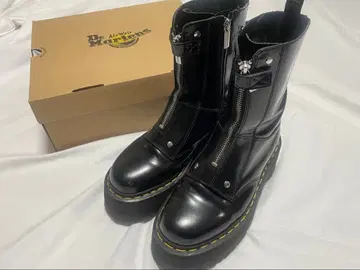 닥터마틴 자타 하이 맥스 블랙 통굽 부츠 UK5