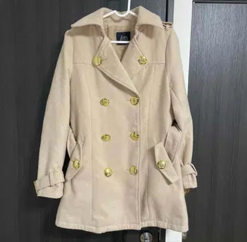 LOVE JUNKIE 베이지 피 코트