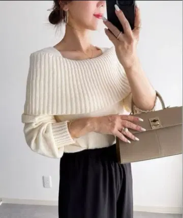 미사용 새상품 앤 도트 노스탤지어 모헤어 터치 오프숄더 니트 ZOZO