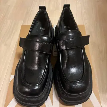 ZARA 블랙 로퍼 39