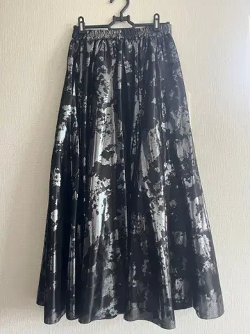 지나시스 모듬 글리터 플레어 스커트 블랙 S 사이즈