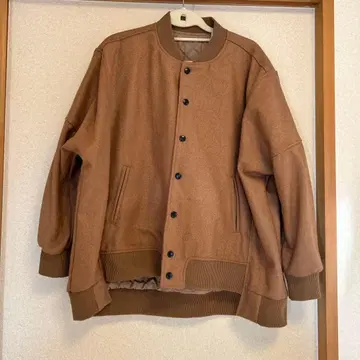 인 더 마켓 허그허그 점퍼 블루종