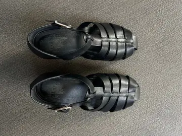 Lui's 루이스 구르카 샌들