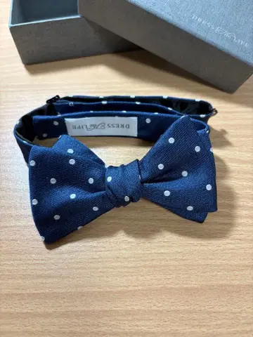 DRESS THE LIFE 네이비 도트 나비 넥타이 박스 포함