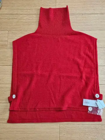 NATURAL LAUNDRY 레드 터틀넥 니트 베스트