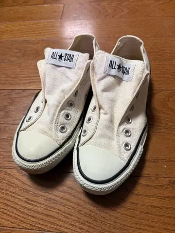 컨버스 슬립온 끈 없는 화이트 23.5cm