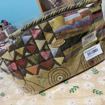 씽크비! 골든 크림트 보트백