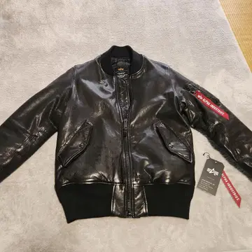 ALPHA INDUSTRIES 블랙 MA-1 플라이트 자켓