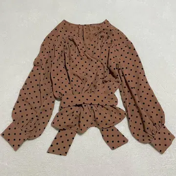 미스티우먼 도트 무늬 랩 카슈쿨 블라우스 허리 리본 F