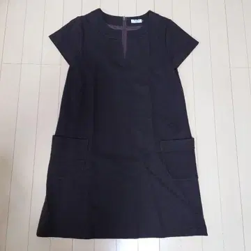 Vent d'ouest par Le Minor 반팔 무릎 기장 원피스