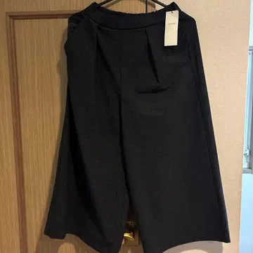 anyFAM 크롭 팬츠