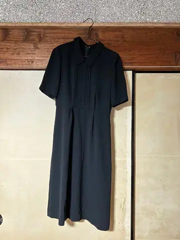 [ 구제 의류 ] 블랙 카라 부착 반팔 원피스