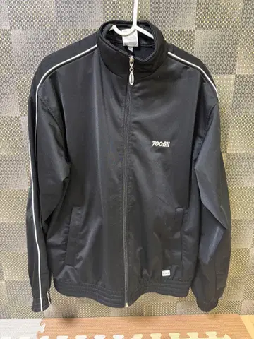 700필 블랙 점퍼