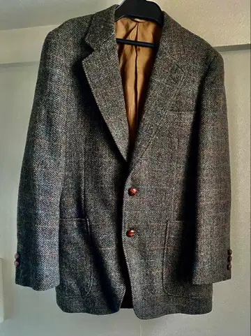 브라운 계열 트위드 테일러드 자켓