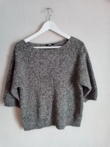 UNIQLO 그레이 계열 오부 소매 니트 M 사이즈