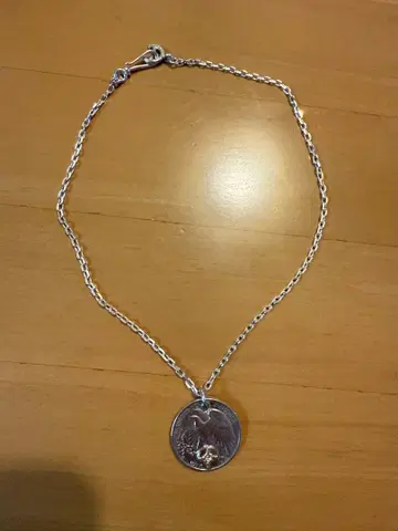 퍼스트 애로우즈 목걸이 메달 탑