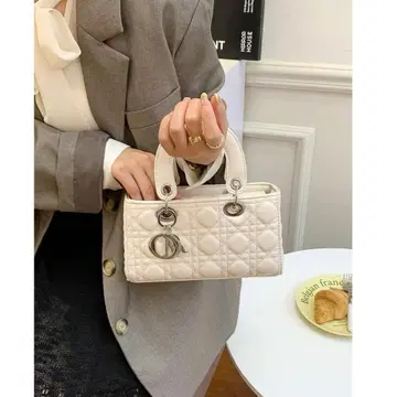 퀼팅 미니 핸드백 화이트