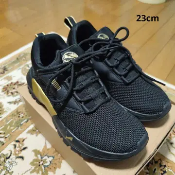 PUMA 블랙스 스니커즈 23cm