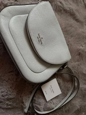 케이트 스페이드 숄더백 화이트