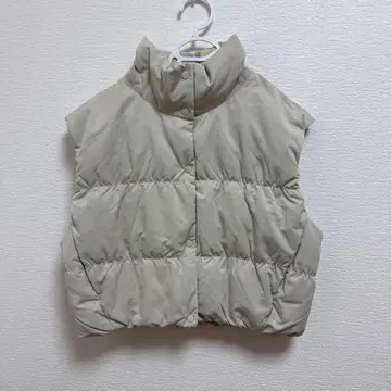 택 포함 새상품 UNIQLO C 크롭 다운 베스트 S