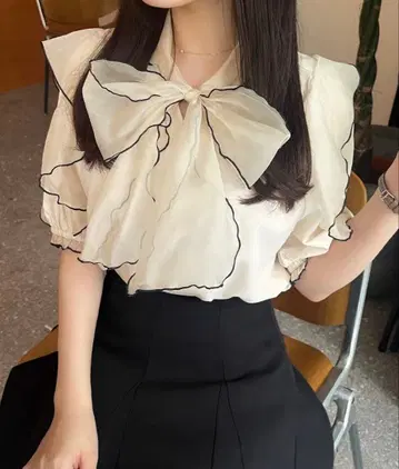시어 프릴 리본 블라우스