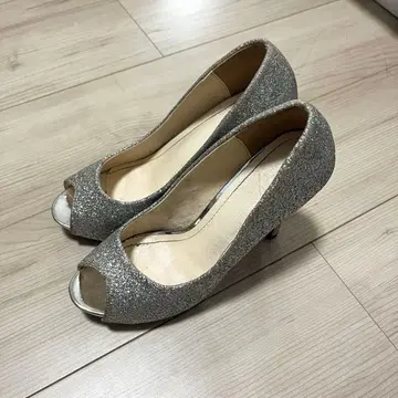 캬바쿠라 힐 펌프스 실버 글리터