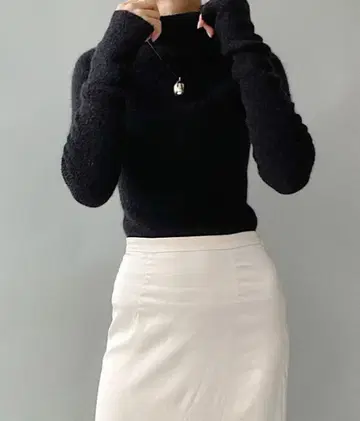 터틀넥 긴팔 스웨터