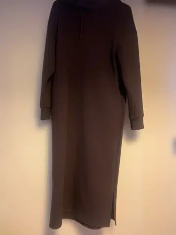 어반 리서치 후드 부착 롱 원피스 다크 브라운