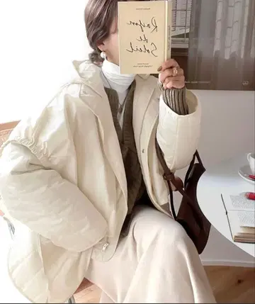 화이트 레이어드 퀼팅 자켓