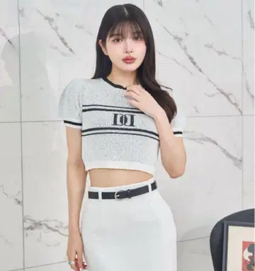 로고 파일 니트탑 택 포함 미사용 새상품 (화이트)