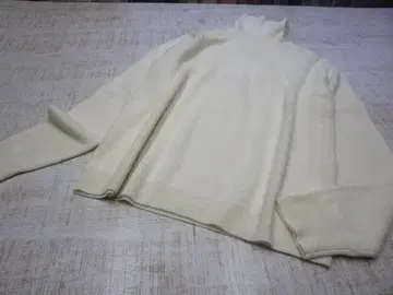 새상품 UNIQLO 유니클로 캐시미어 100% 터틀넥 니트 스웨터