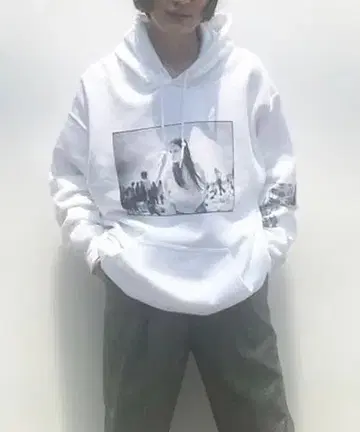 roku 별주 HOLIDAY 맨투맨 라이트 블루