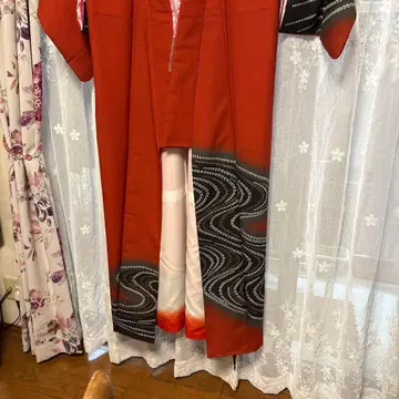 빨간색 물결 무늬 춤용 츠케사게