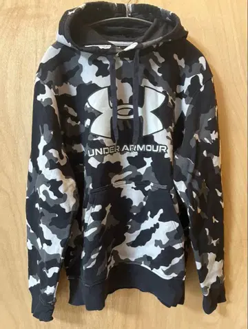 언더아머 카모 패턴 후드티 M 사이즈 블랙