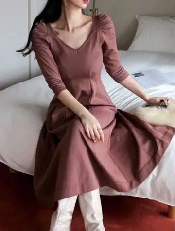 ROYAL PARTY 택 포함 미사용 새상품 파워숄더 플레어 니트 원피스