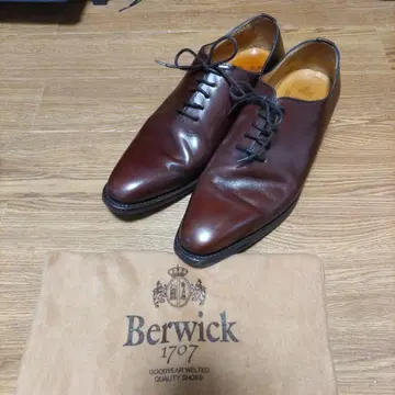 Berwick 3267 홀컷 6 1/2 (25.5cm)